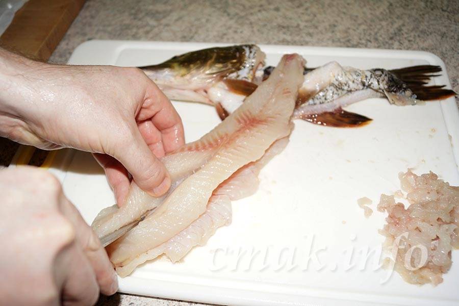 ✅ как оторвать кожу у свежей рыбы. удаление кожи с рыбы чулком. процесс фарширования рыбы - elpaso-antibar.ru