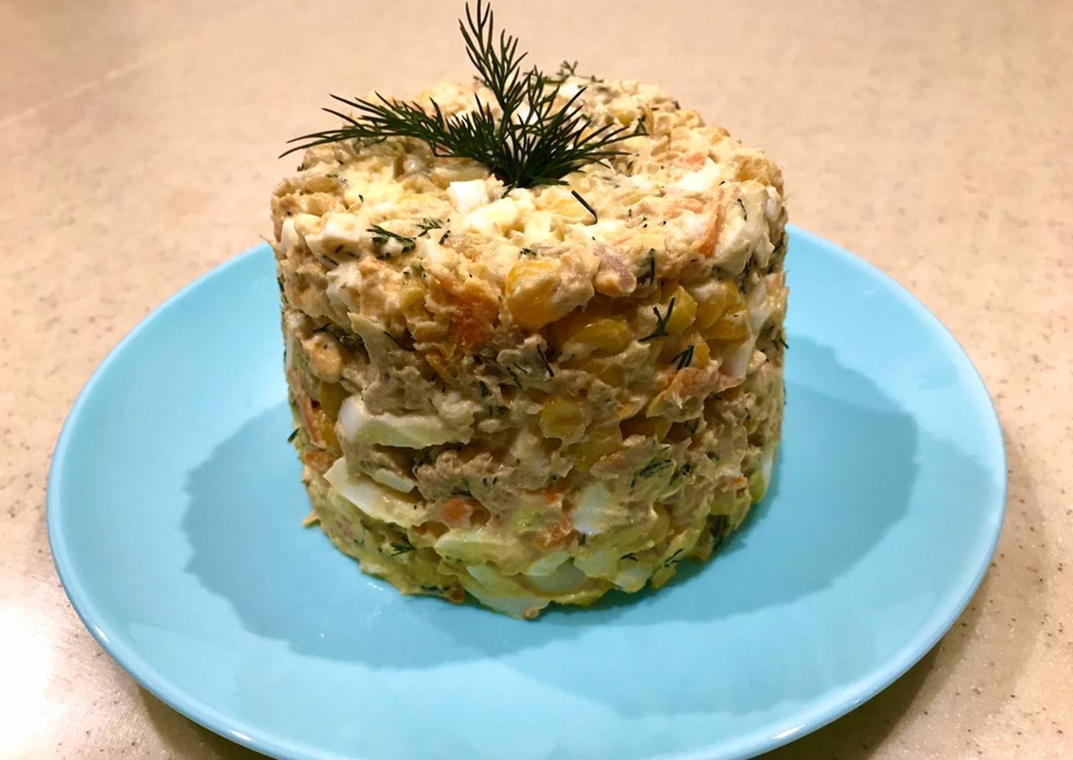 Салаты с рыбными консервами: 20 рецептов быстро, просто и вкусно