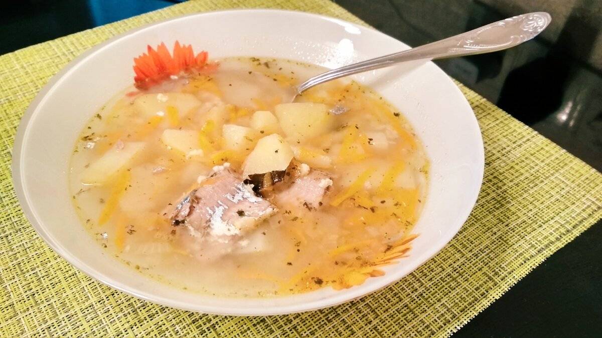 Суп с консервированной сайрой и рисом