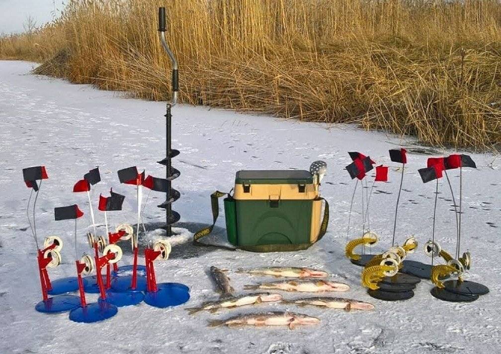 Рыбалка по первому льду: особенности ужения и меры безопасности