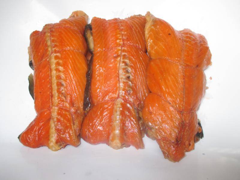 Копченый лосось: состав, калорийность, польза и вред